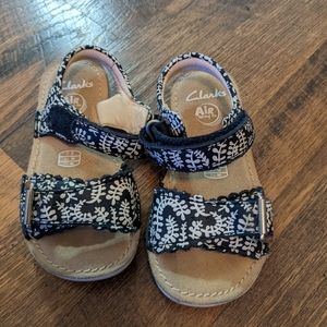 Toddler girls size 7 Clark's sandals